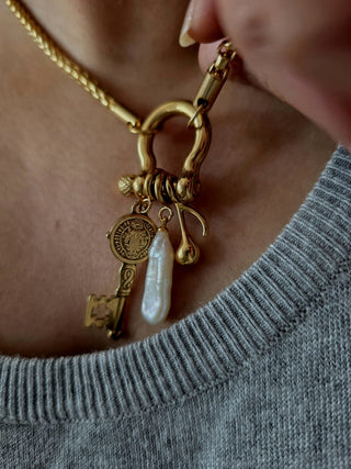 Charms & Pendants
