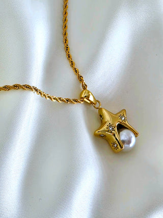 LUME Puffed Star Pearl Pendant Necklace