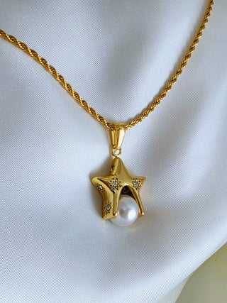 LUME Puffed Star Pearl Pendant Necklace