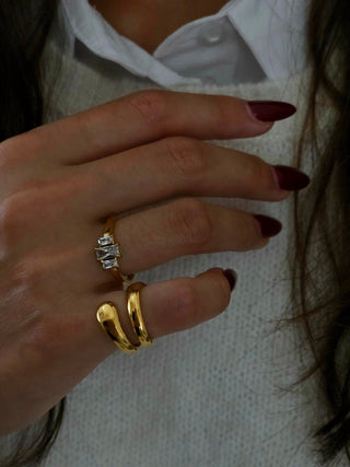 LUME Gem Square prong set Gold Ring