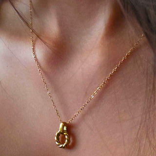 Dainty Twisted Circle Pendant Necklace 18k Gold or Silver