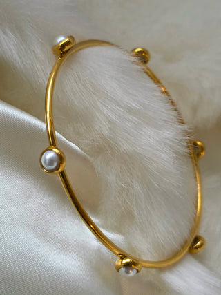 LUME Round Pearl Station Bangle