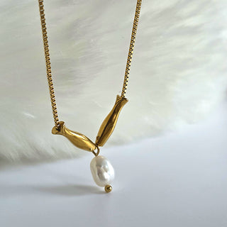 Fish Charm  Pearl Pendant Necklace