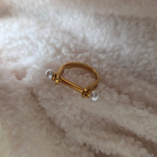 Pearl detail Vertical Bar Rectangular Ring in 18K Gold