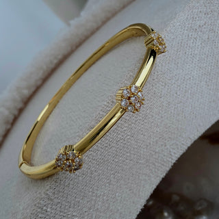 18K Gold Floral Stationed CZ Hinged Bangle