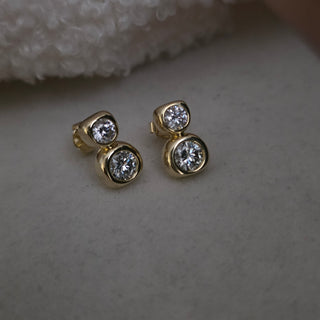 Irregular Double Bezel Moissanite Stud Earrings in 18k gold