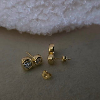 Irregular Double Bezel Moissanite Stud Earrings in 18k gold