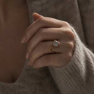 Irregular dainty Band Round-cut CZ solitaire Gold Ring