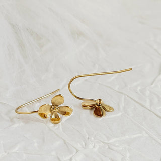 Tarnishfree Floral 18k Gold Threader earrings,dainty detailed gold flower earrings,gift for her
