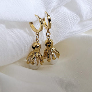 18K Gold & Pearl Octopus charm Hoop earrings,unique octopus pearl drop earrings,gift,unusual hoop earrings,gift for her,beachlover