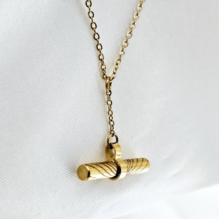 Patterned T-Bar 18K gold Y Necklace