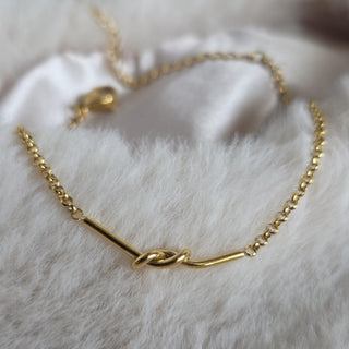 Elegant Gold Knot bracelet dainty 2mm Rolo chain adjustable bracelet tarnishfree waterproof gold jewellery